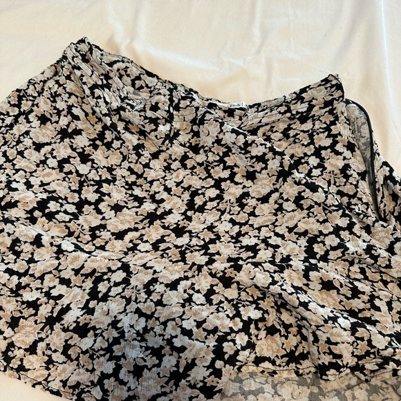 Abercrombie and fitch skirt like new! - Picture 5 of 5